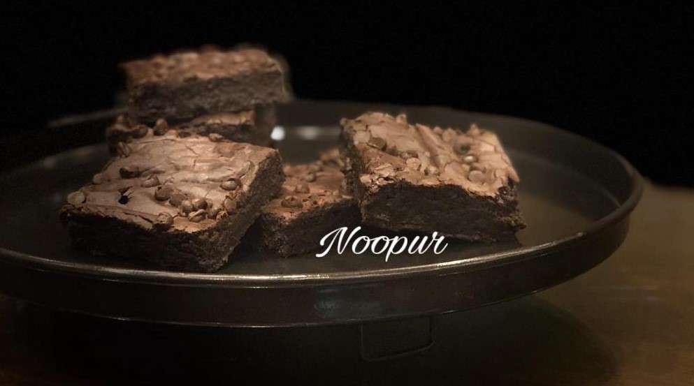 Recipe: Eggless Choco Chip Brownies by Noopur Shah